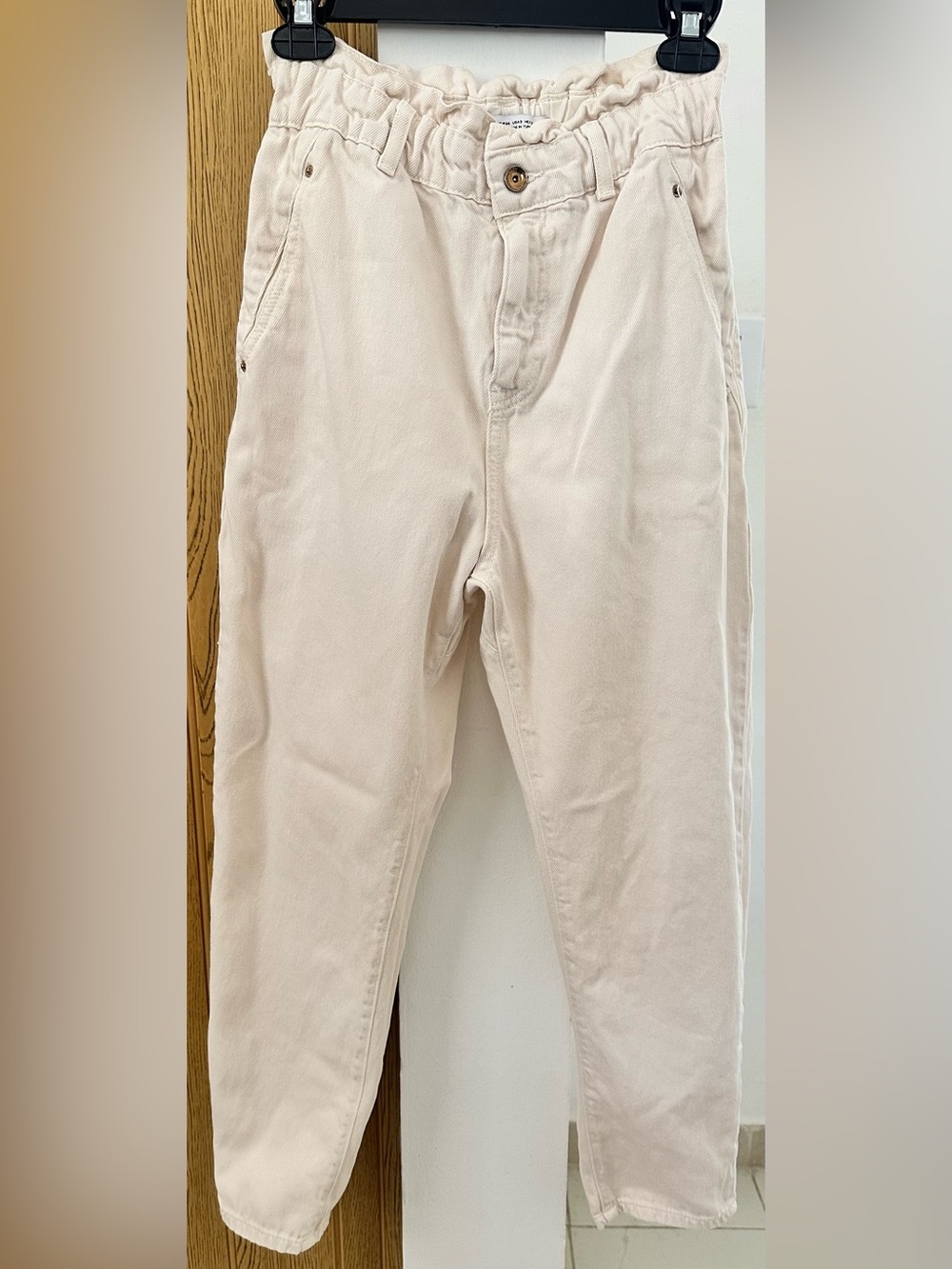 Zara Ecru Paperbag Waist Jeans Size 2 High Rise